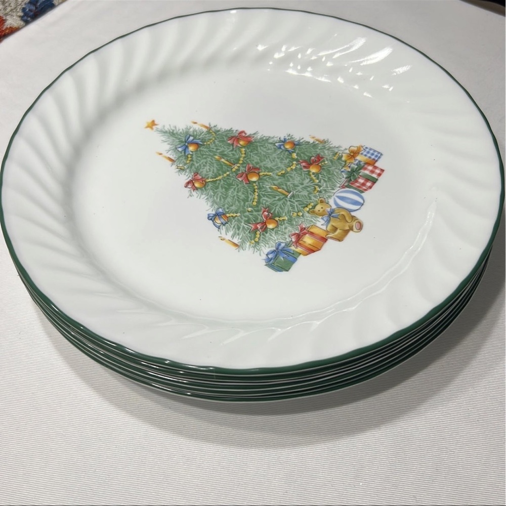 7 Corelle by Corning Holiday Magic Dinner Plates 10 1/4
